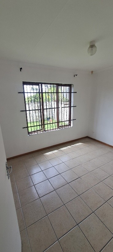 To Let 2 Bedroom Property for Rent in Greenshields Park Eastern Cape